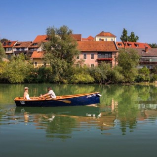 Aktivnost in vodno doživetje s kanujem na reki Krki v Novem mestu