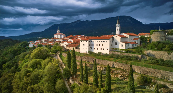 Srednjeveško mesto Vipavski Križ na destinaciji Nova Gorica in Vipavska dolina