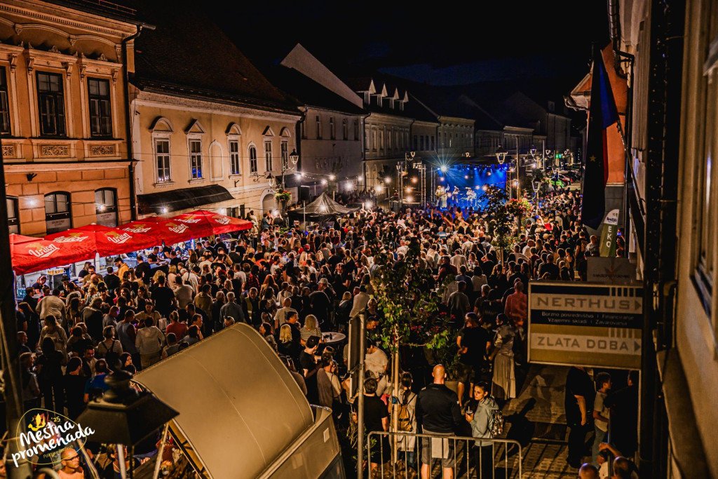 Koncertno dogajanje na Mestni promenadi Brežice