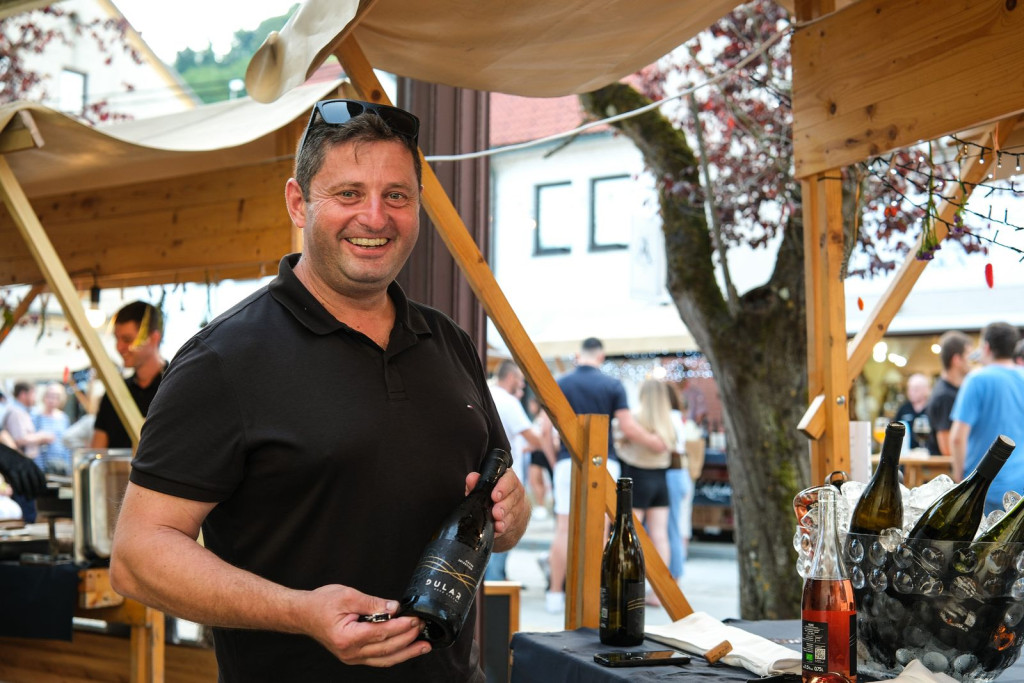 Vina Dular na festivalu Okusi Posavja v Krškem, kjer predstavljajo lokalna vina iz Posavja