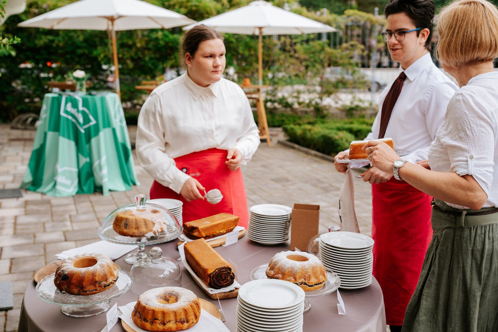 Tasting of local Šaleška Valley food and traditional pastries at Vila Bianca in Velenje, Slovenia